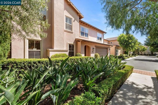 217 Mantle, Irvine, CA 92618