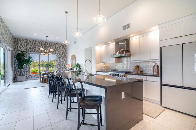 460 Palladium Boulevard, Palm Springs, CA 92262
