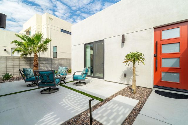 460 Palladium Boulevard, Palm Springs, CA 92262