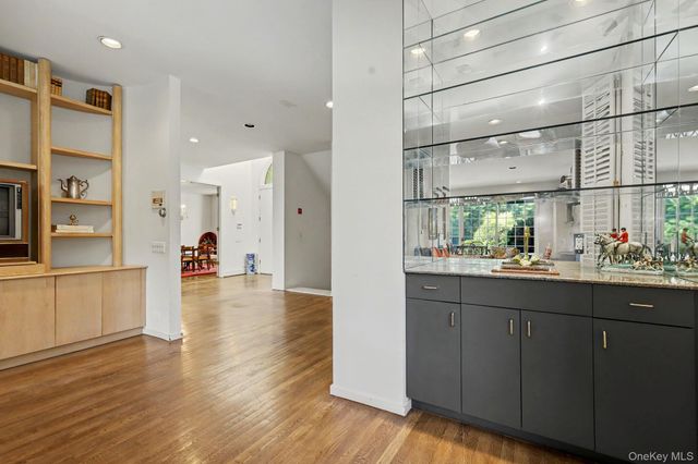 3 Pondview W, Purchase, NY 10577
