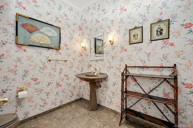 3 Pondview W, Purchase, NY 10577