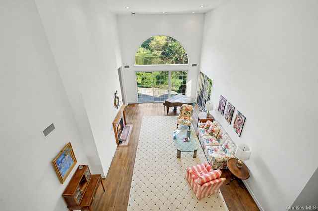 3 Pondview W, Purchase, NY 10577
