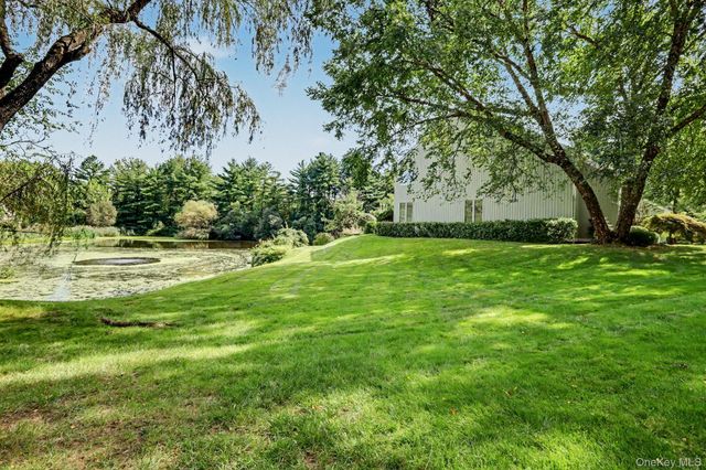 3 Pondview W, Purchase, NY 10577