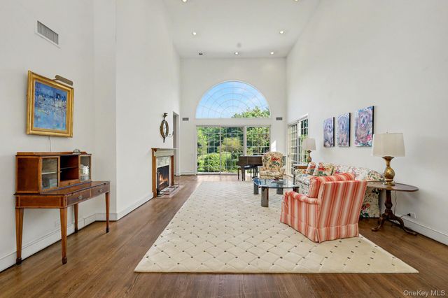 3 Pondview W, Purchase, NY 10577