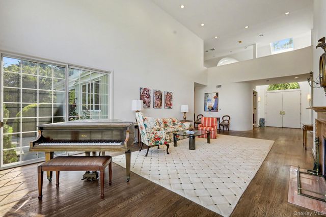 3 Pondview W, Purchase, NY 10577