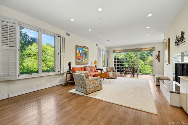 3 Pondview W, Purchase, NY 10577