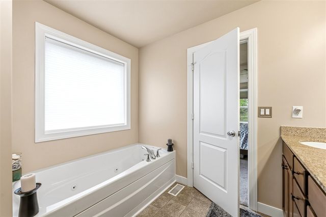 5680 Attleberry Avenue, Kalamazoo, MI 49009