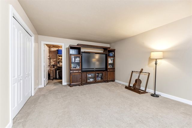 5680 Attleberry Avenue, Kalamazoo, MI 49009