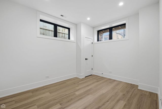 4242 N Sacramento Avenue, Chicago, IL 60618