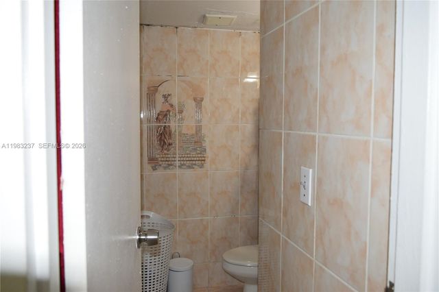 1335 W 68th Street 106, Hialeah, FL 33014