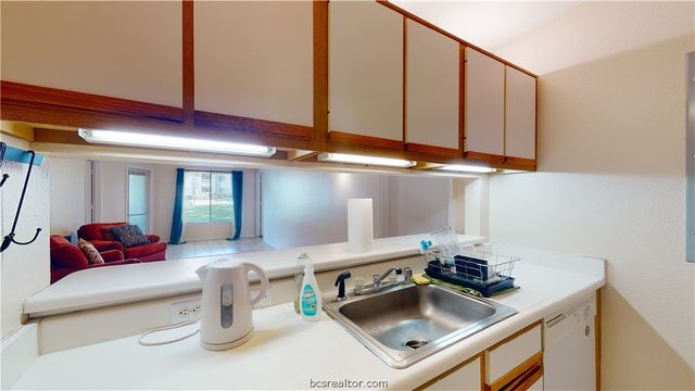 529 Southwest Parkway 102 Room C, College Station, TX 77840