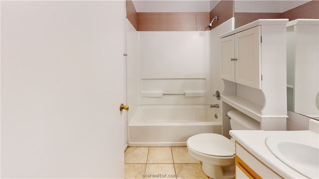 529 Southwest Parkway 102 Room C, College Station, TX 77840