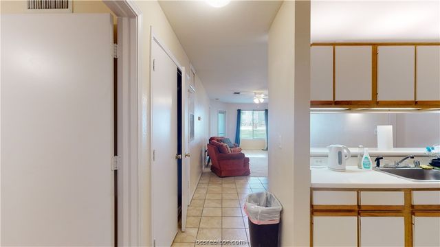 529 Southwest Parkway 102 Room C, College Station, TX 77840