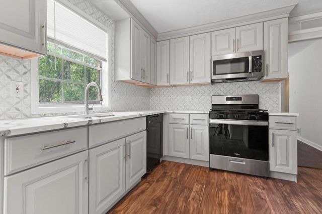 1492 Tanglewood NW Way, Conyers, GA 30012