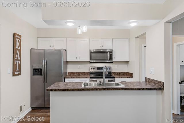 13031 Lockmoor Drive, Grand Blanc, MI 48439