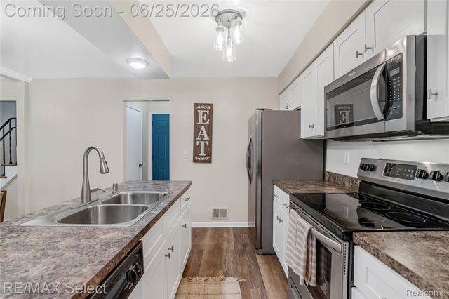 13031 Lockmoor Drive, Grand Blanc, MI 48439