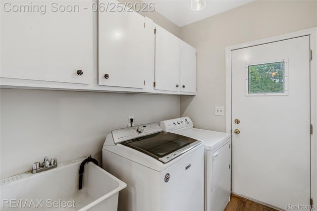 13031 Lockmoor Drive, Grand Blanc, MI 48439