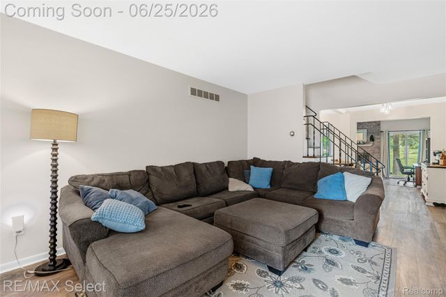 13031 Lockmoor Drive, Grand Blanc, MI 48439