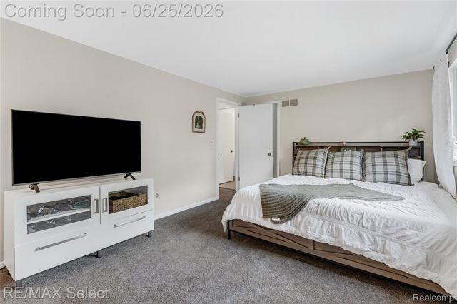 13031 Lockmoor Drive, Grand Blanc, MI 48439