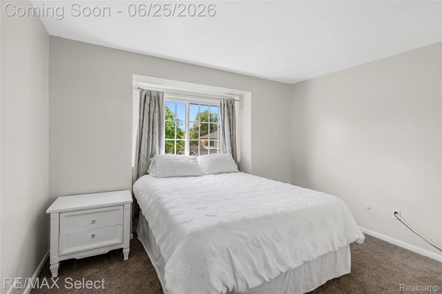 13031 Lockmoor Drive, Grand Blanc, MI 48439
