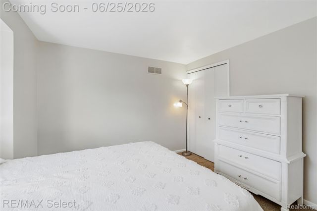 13031 Lockmoor Drive, Grand Blanc, MI 48439