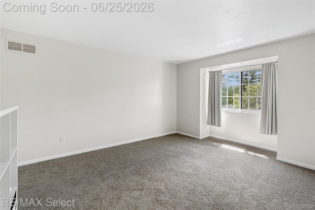 13031 Lockmoor Drive, Grand Blanc, MI 48439