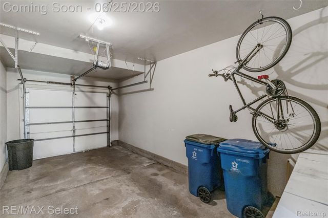 13031 Lockmoor Drive, Grand Blanc, MI 48439