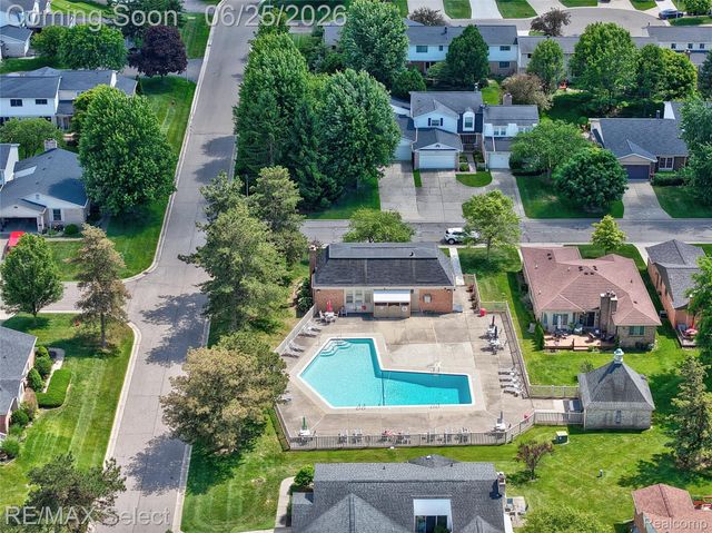 13031 Lockmoor Drive, Grand Blanc, MI 48439