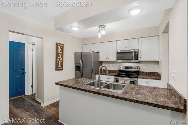 13031 Lockmoor Drive, Grand Blanc, MI 48439
