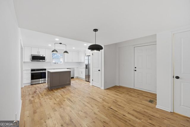 2413 Charleston Oaks Lane, Decatur, GA 30030