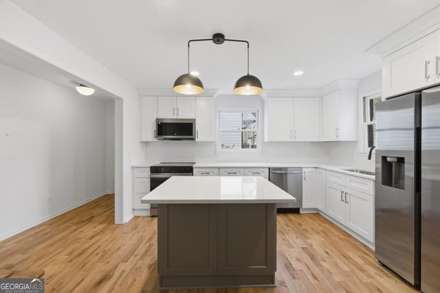 2413 Charleston Oaks Lane, Decatur, GA 30030
