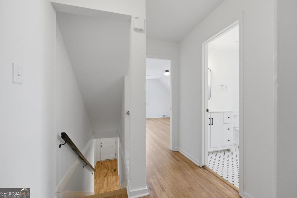 2413 Charleston Oaks Lane, Decatur, GA 30030