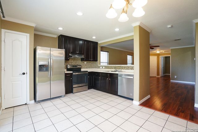631 Sanderling, San Antonio, TX 78245