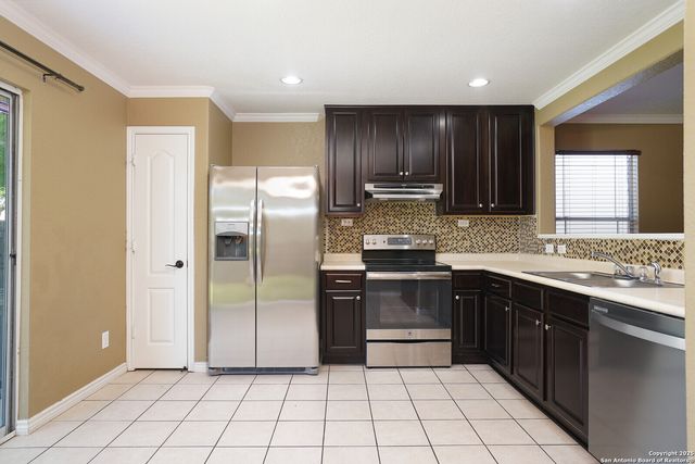 631 Sanderling, San Antonio, TX 78245