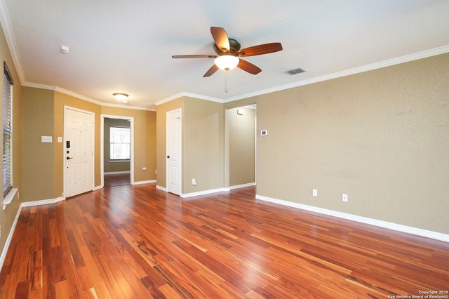 631 Sanderling, San Antonio, TX 78245