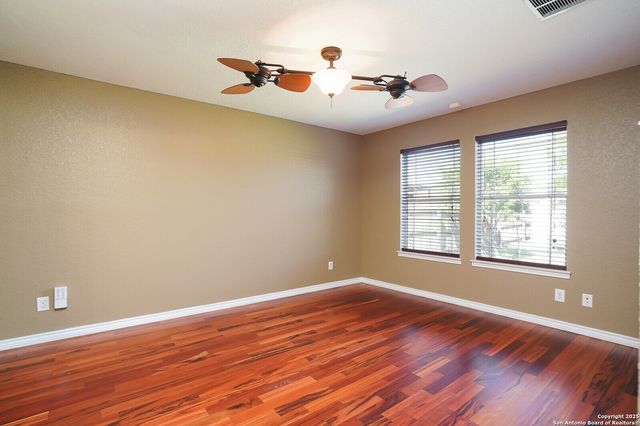 631 Sanderling, San Antonio, TX 78245