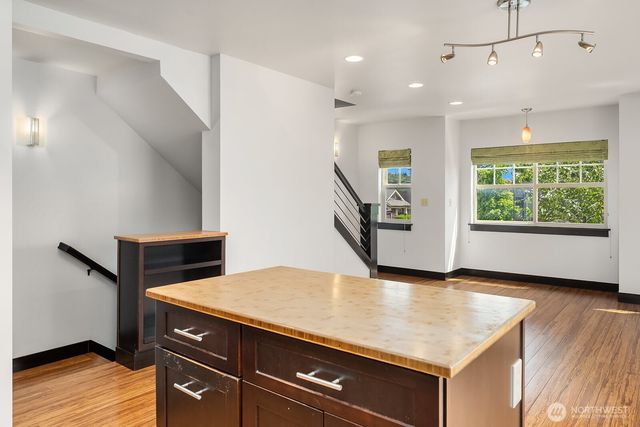 1028 NE 63rd St, Seattle, WA 98115