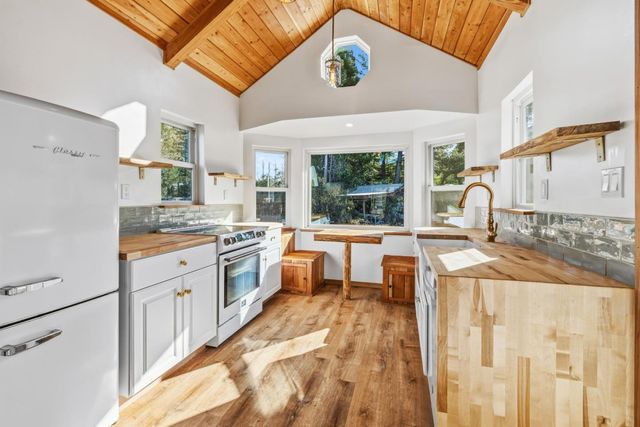 15 Braemoor Drive, Santa Cruz, CA 95060