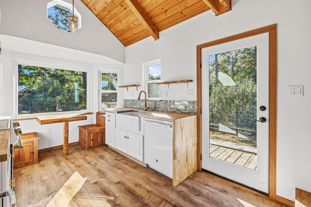 15 Braemoor Drive, Santa Cruz, CA 95060