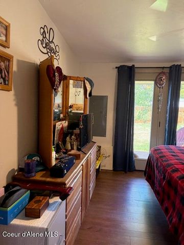 907 Ruth Ave, Sandpoint, ID 83864