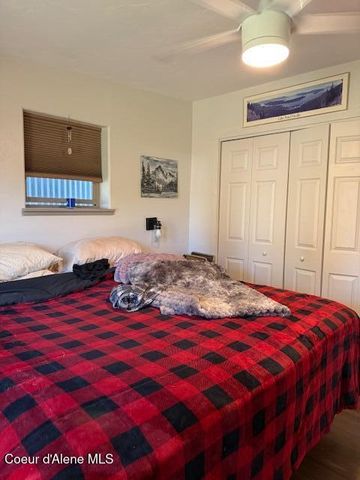 907 Ruth Ave, Sandpoint, ID 83864