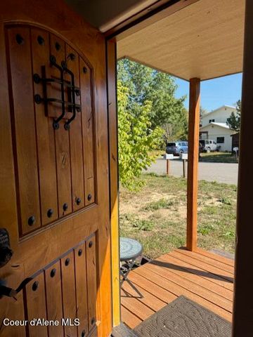 907 Ruth Ave, Sandpoint, ID 83864