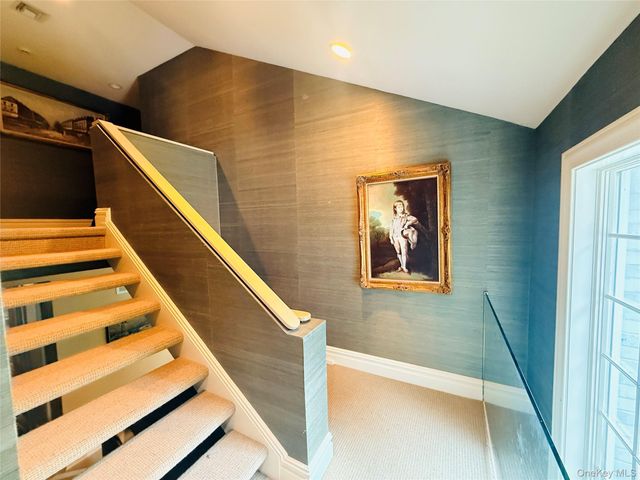 22 Evans Drive, Glen Head, NY 11545