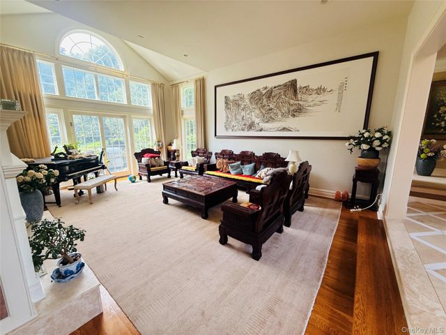 22 Evans Drive, Glen Head, NY 11545