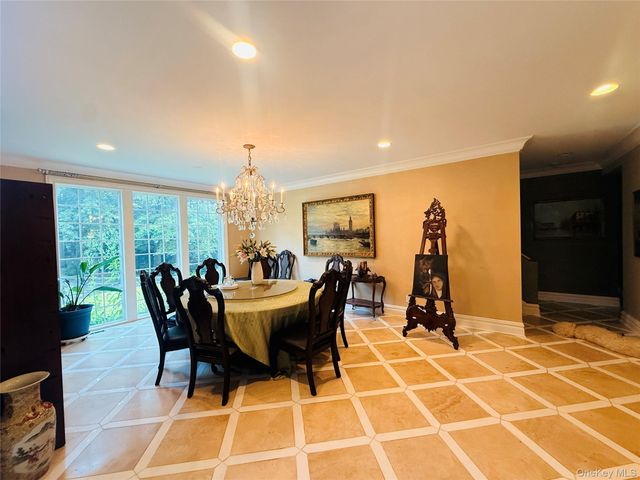 22 Evans Drive, Glen Head, NY 11545