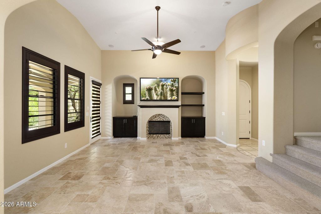 Image 11 of property listing at 18650 N THOMPSON PEAK Parkway 1006, Scottsdale, AZ 85255