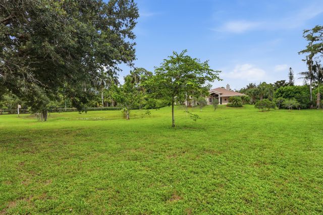 13063 Raymond Drive, Loxahatchee Groves, FL 33470