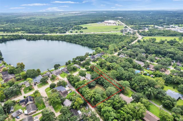 3147 Hughes Road, Dickinson, TX 77539