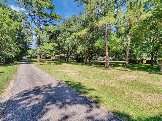 3147 Hughes Road, Dickinson, TX 77539