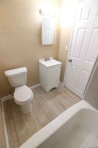 8096 Chamberlain Street, Detroit, MI 48209